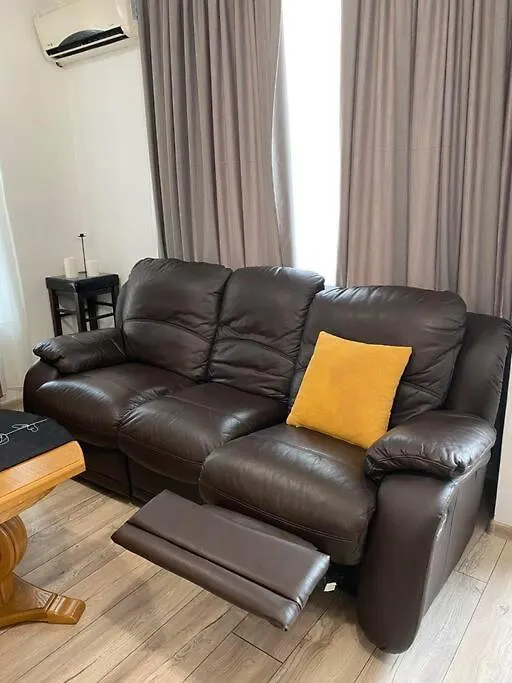 プロヴディフModern 1Br Apart With Cinema Couch 65 Inch Tv & Free Street Parkingアパートメント アパート