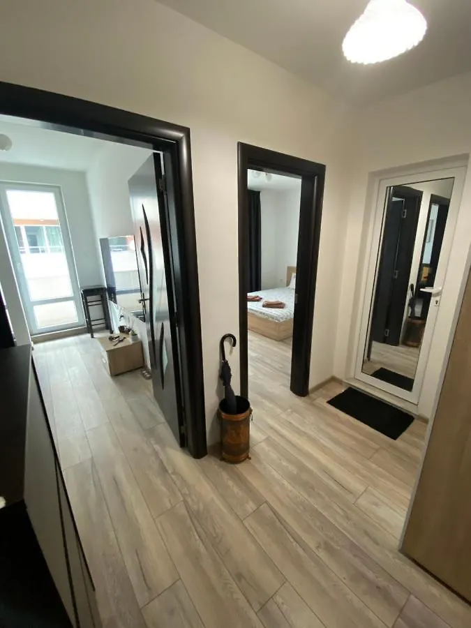 プロヴディフModern 1Br Apart With Cinema Couch 65 Inch Tv & Free Street Parkingアパートメント プロヴディフ
