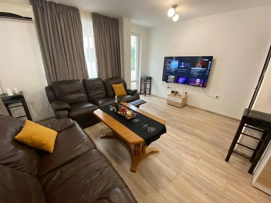 プロヴディフModern 1Br Apart With Cinema Couch 65 Inch Tv & Free Street Parkingアパートメント 0*, プロヴディフ ブルガリア